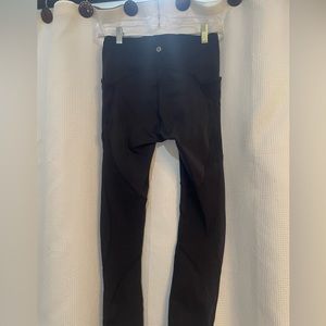 Gently used Lululemon leggings. Pockets on the side. Size 6